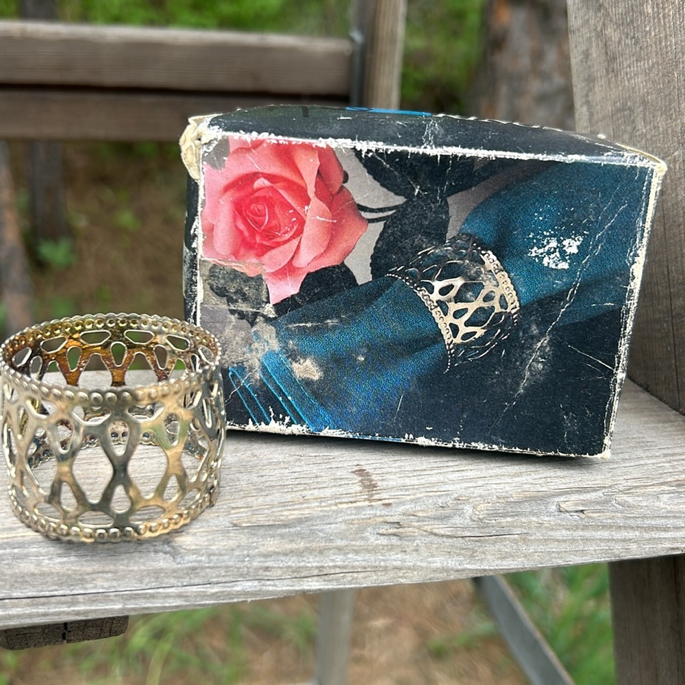 Vintage silver plated gold toned  Napkin Rings Set - Picture 7 of 7